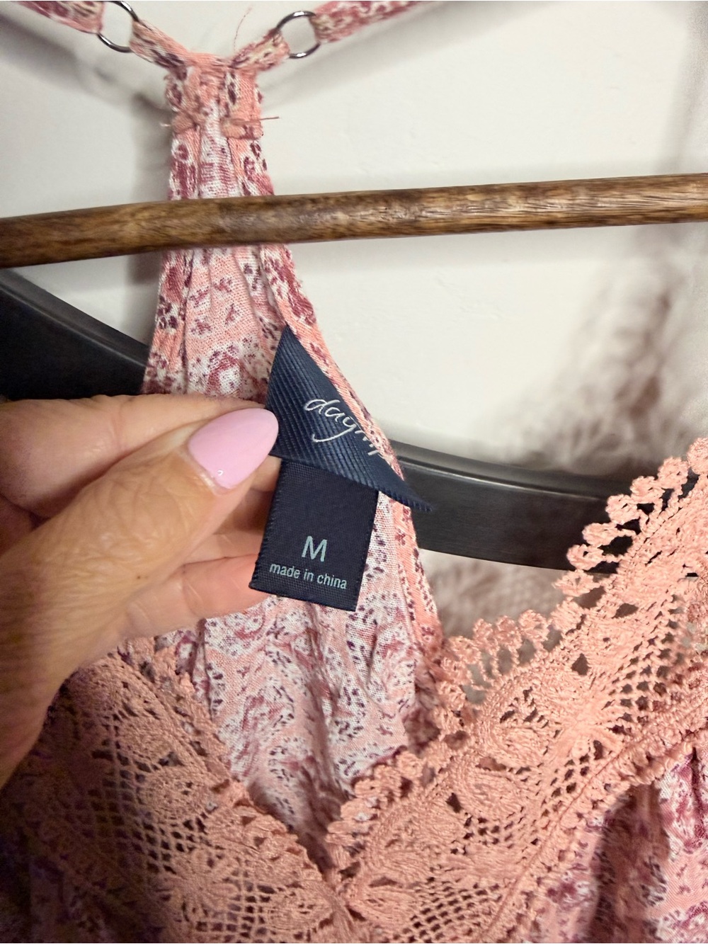 Daytrip Pink Floral Crochet-Trim Camisole - Picture 3 of 4